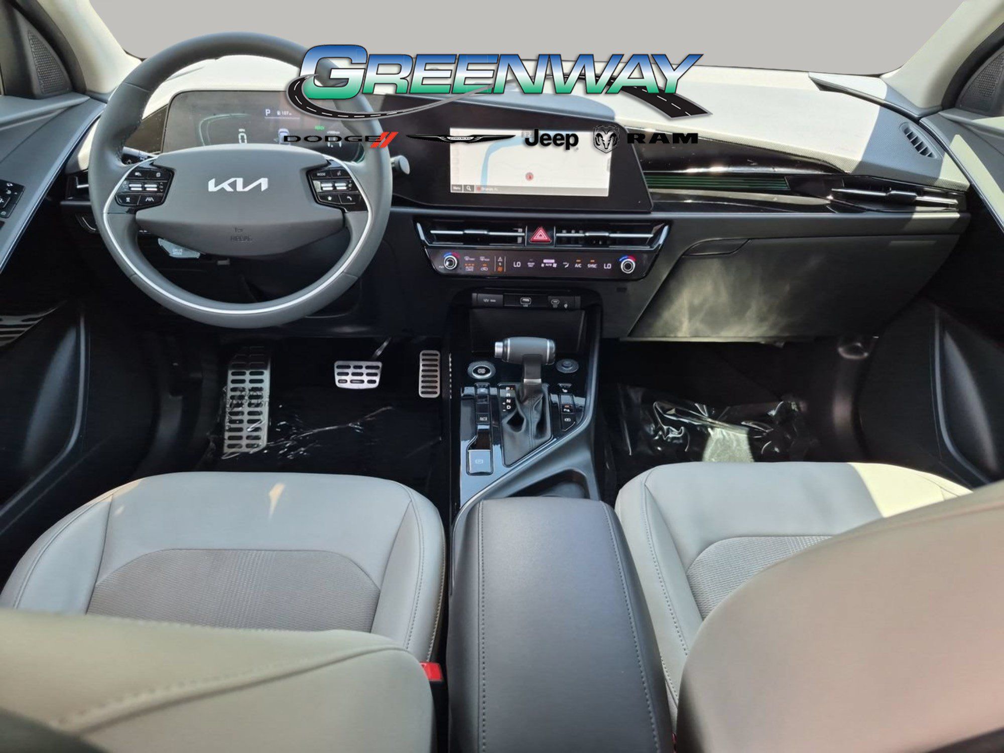 Used 2023 Kia Niro EX Touring FWD image 10
