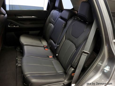 Used 2023 INFINITI QX60 Sensory w/ Cargo Package image 12