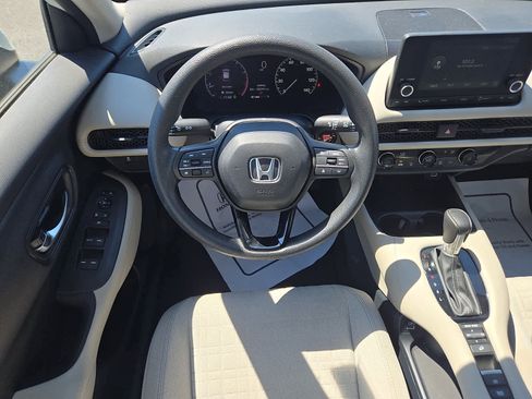 Used 2023 Honda HR-V LX image 13