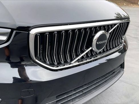 Used 2025 Volvo XC40 B5 Core w/ Protection Package Premier image 33