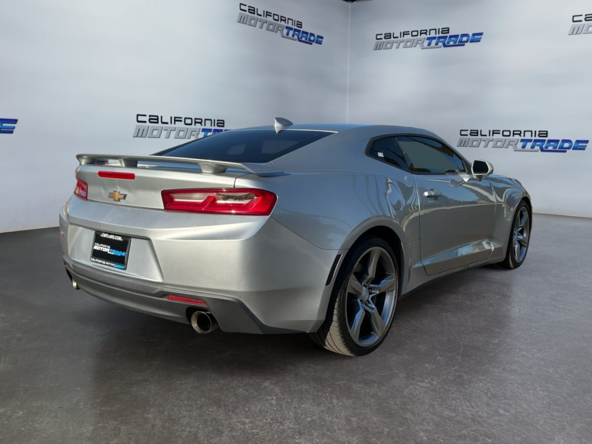 Used 2017 Chevrolet Camaro SS RWD image 5