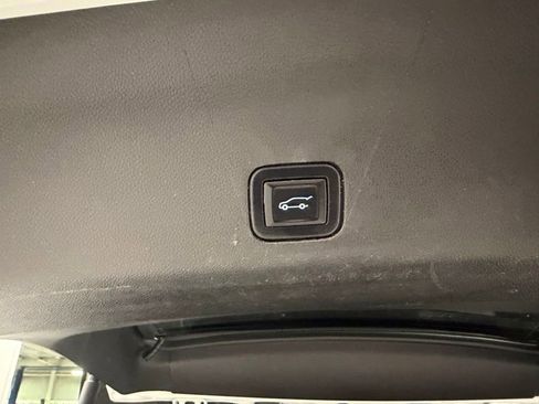 Used 2022 GMC Yukon SLT w/ SLT Luxury Package image 37