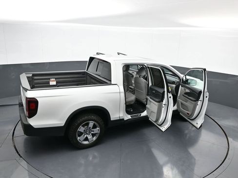 Certified 2025 Honda Ridgeline RTL image 45