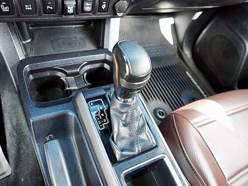 Used 2019 Toyota Tacoma TRD Off-Road w/ Technology Package image 36