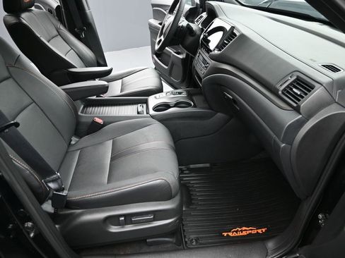 Certified 2022 Honda Passport TrailSport image 32