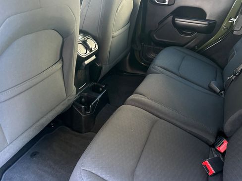 Used 2020 Jeep Wrangler Unlimited Sport S image 9