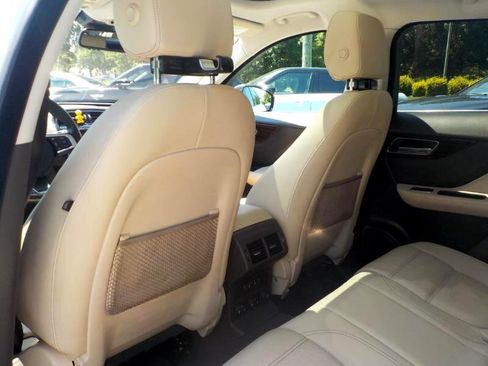 Used 2018 Jaguar F-PACE Prestige image 24