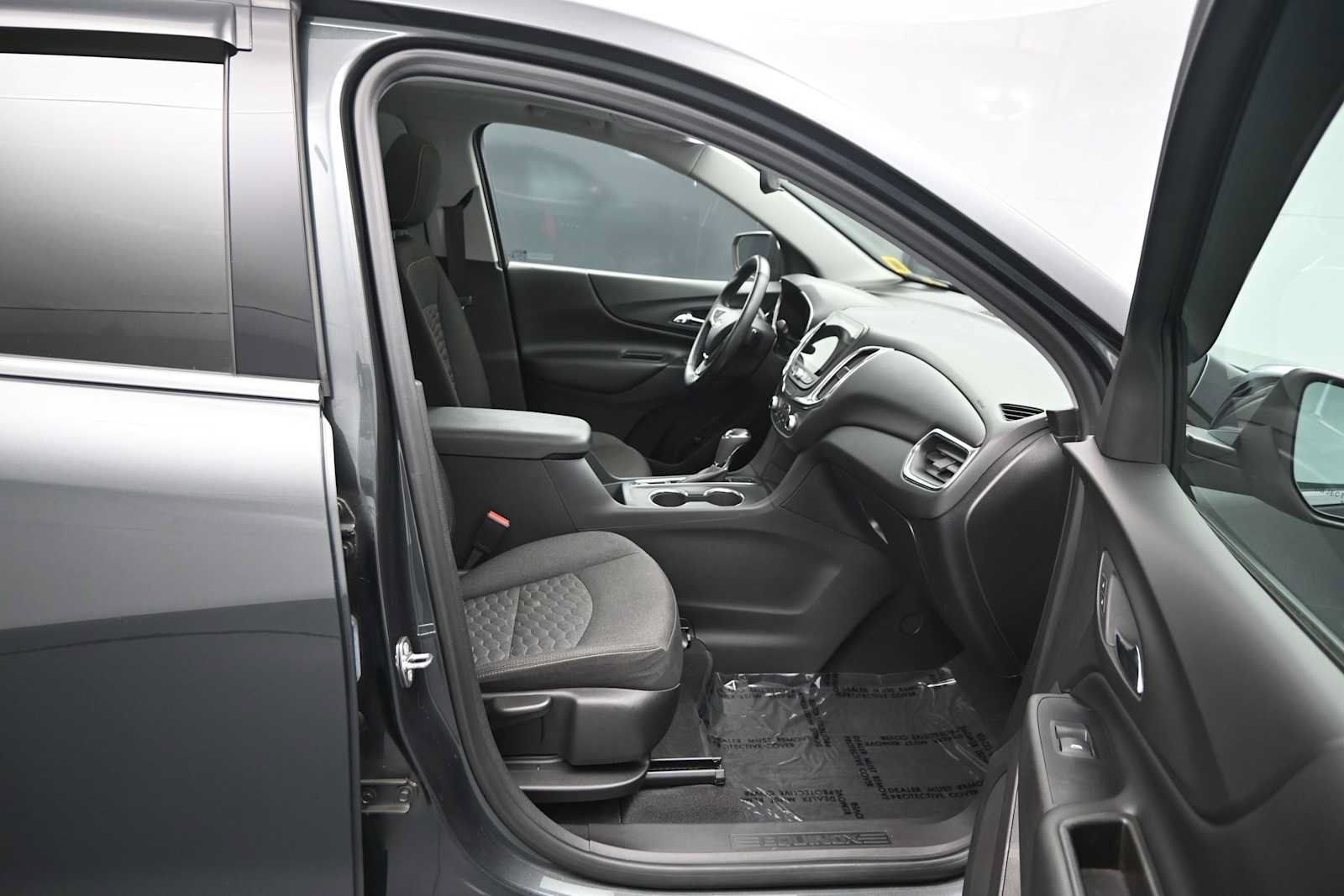 Used 2019 Chevrolet Equinox LT w/ Sun & Navigation Package AWD/4WD image 30