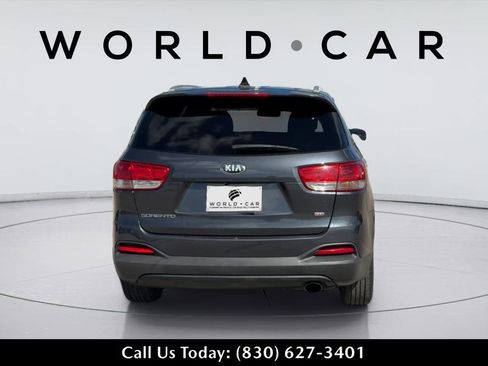 Used 2018 Kia Sorento LX w/ Cool & Connected Pkg, Ke image 6