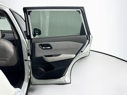 Used 2023 Nissan Rogue SV FWD image 29