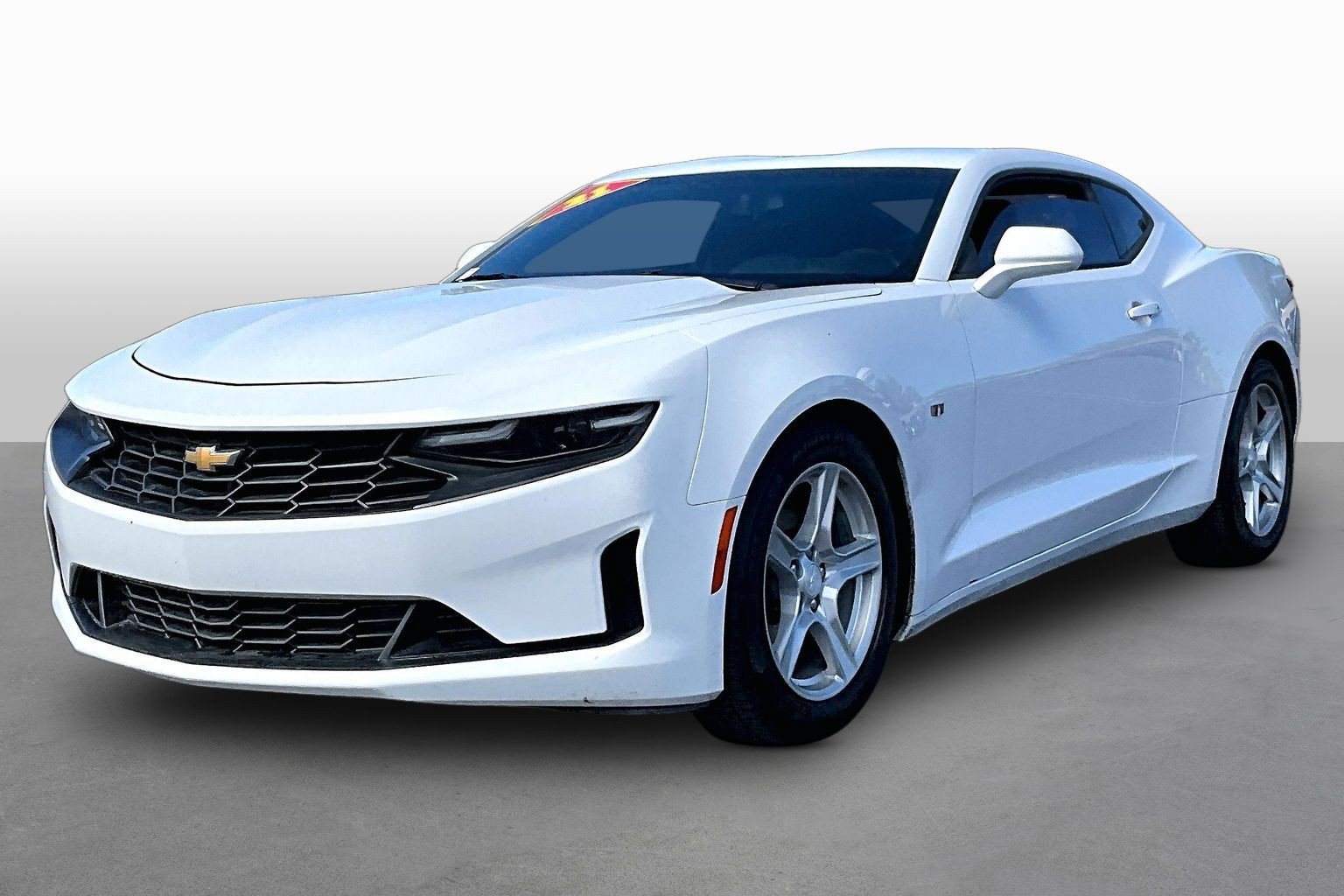 Used 2021 Chevrolet Camaro LT RWD image 1