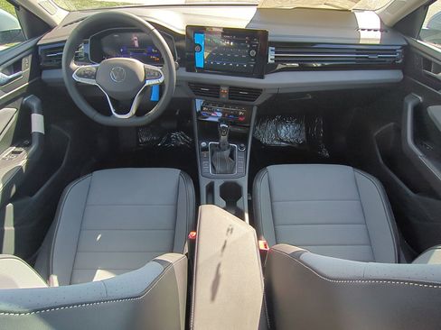 New 2025 Volkswagen Jetta SE image 17