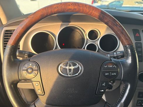 Used 2010 Toyota Sequoia Platinum image 10