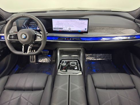 Used 2023 BMW 760i xDrive w/ Executive Package image 13