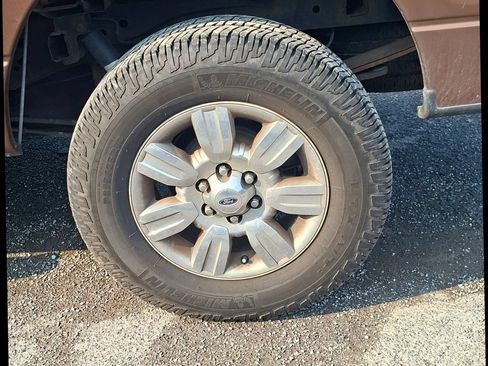 Used 2011 Ford F150 XLT w/ XLT Chrome Pkg AWD/4WD image 15