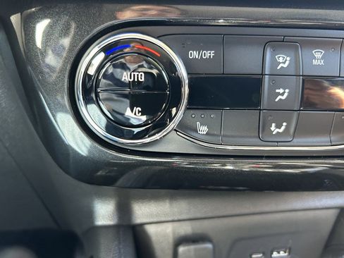 Used 2025 Chevrolet TrailBlazer LT w/ Convenience Package image 17