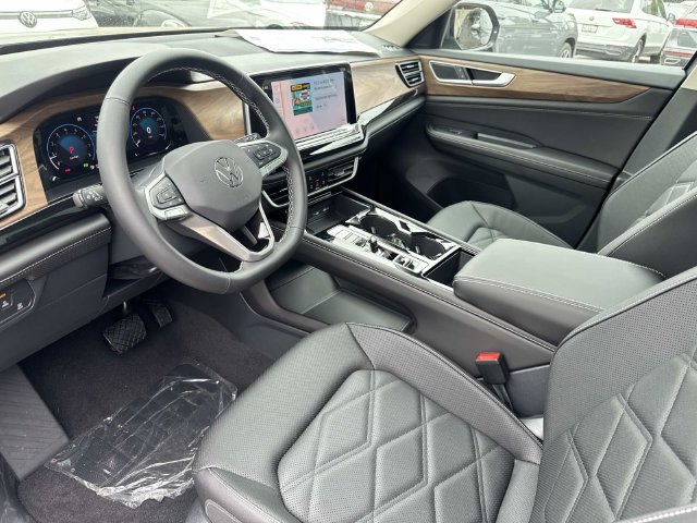New 2026 Volkswagen Atlas SE FWD image 13