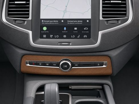 Certified 2023 Volvo XC90 B6 Plus w/ Protection Package Premier AWD/4WD image 19