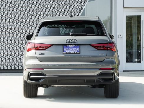 New 2025 Audi Q3 2.0T Premium image 25