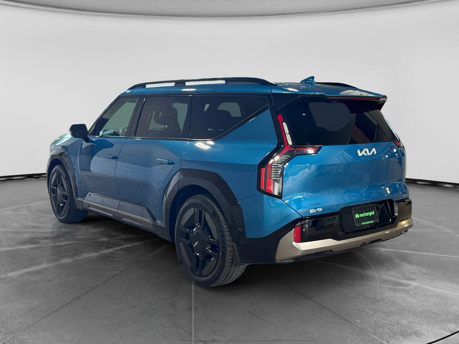 Used 2024 Kia EV9 GT-Line AWD/4WD image 2