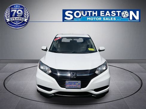 Used 2018 Honda HR-V LX image 3