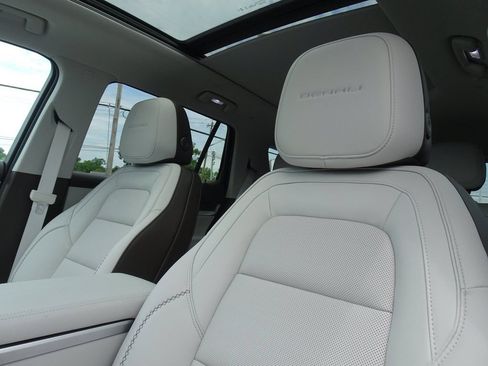 Used 2026 GMC Terrain Denali w/ LPO, Floor Liner Package AWD/4WD image 11