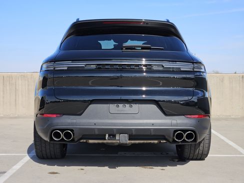 Certified 2024 Porsche Cayenne S image 7