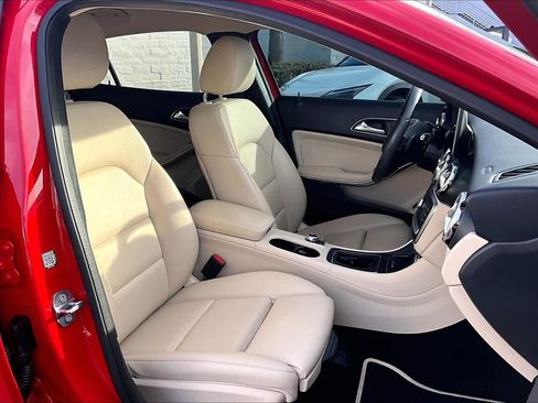 Used 2019 Mercedes-Benz GLA 250 4MATIC image 8