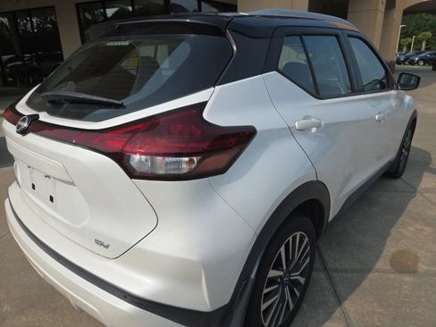 Used 2022 Nissan Kicks SV FWD image 6