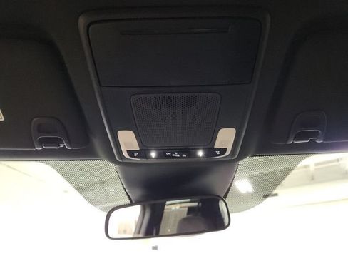 Used 2023 Honda Pilot Sport image 17