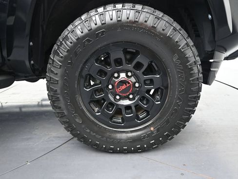 Used 2022 Toyota Tacoma SR5 w/ Technology Package RWD image 6