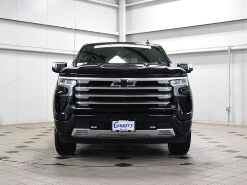 Used 2024 Chevrolet Silverado 1500 High Country w/ Technology Package AWD/4WD image 2