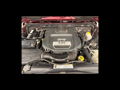 Used 2012 Jeep Wrangler Unlimited Sahara w/ Dual Top Group AWD/4WD image 21