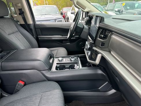 Used 2023 Ford Expedition XLT AWD/4WD image 27