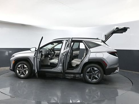 Used 2025 Hyundai Tucson SEL AWD/4WD image 43