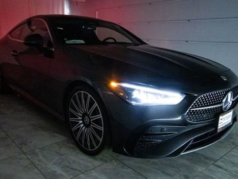Used 2025 Mercedes-Benz CLE 300 4MATIC Coupe image 33