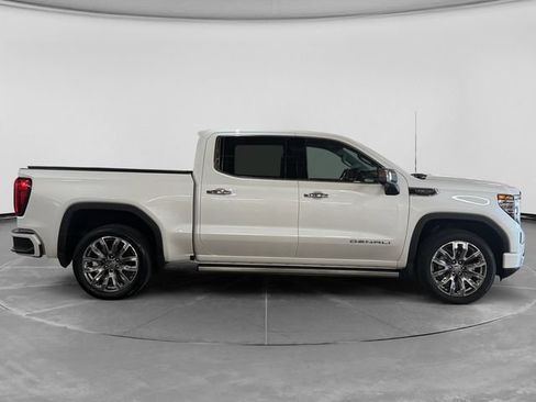 Used 2023 GMC Sierra 1500 Denali AWD/4WD image 2