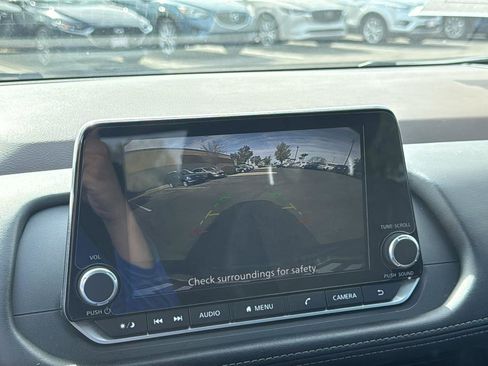 Used 2023 Nissan Rogue SV image 17