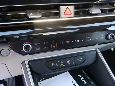 New 2026 Kia Carnival SX Prestige FWD image 32