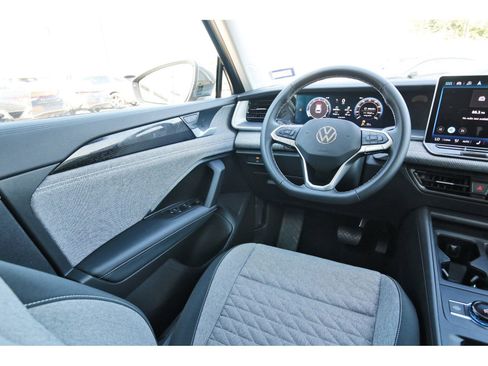 Used 2025 Volkswagen Tiguan S FWD image 9