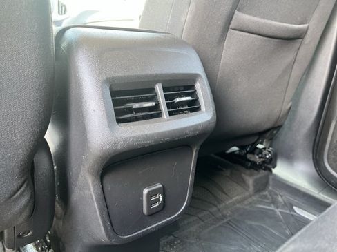 Used 2019 Chevrolet Equinox LT FWD image 22