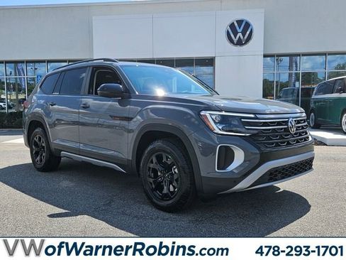 New 2026 Volkswagen Atlas Peak Edition AWD/4WD image 1