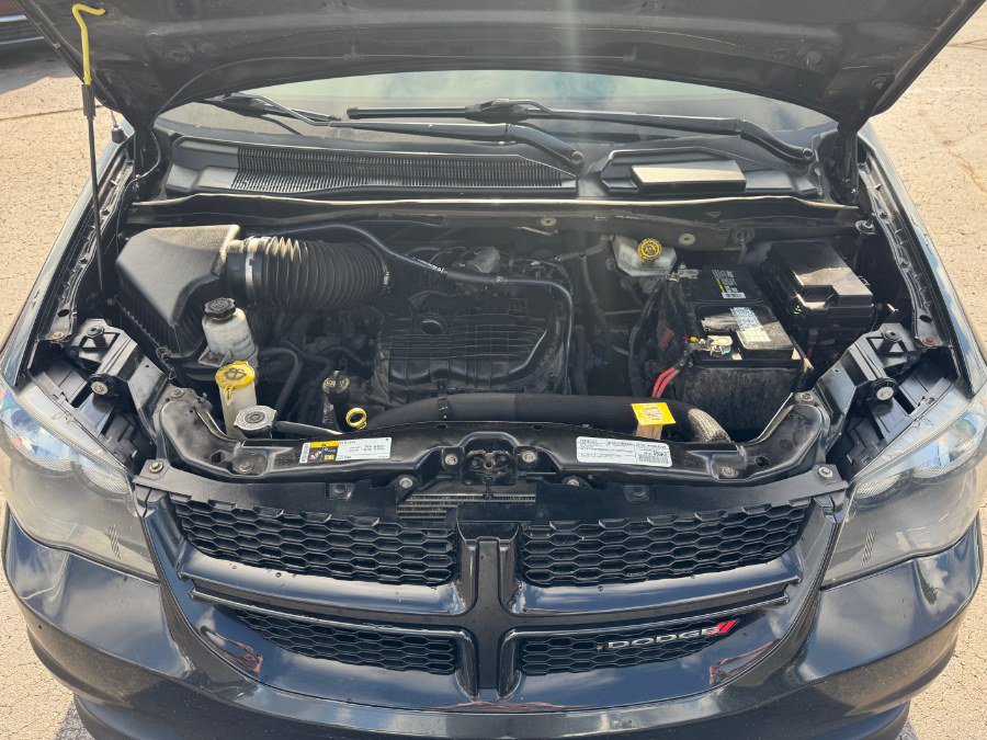 Used 2016 Dodge Grand Caravan R/T FWD image 24