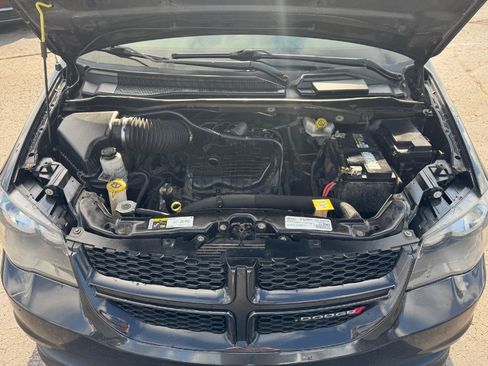 Used 2016 Dodge Grand Caravan R/T FWD image 24