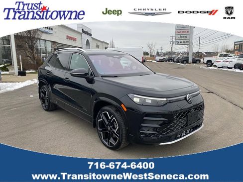 Used 2025 Volkswagen Tiguan SEL R-Line image 1