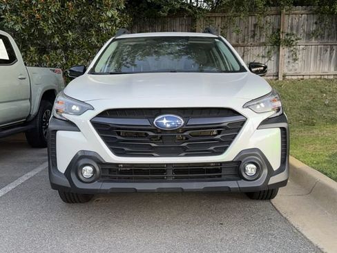 Used 2024 Subaru Outback Premium AWD/4WD image 2