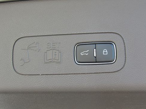 Used 2023 Lincoln Aviator Reserve w/ Equipment Group 201A image 6