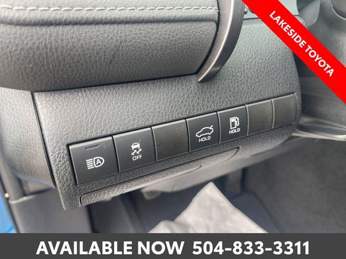 Used 2020 Toyota Camry SE FWD image 27
