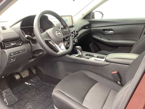Used 2024 Nissan Sentra SV image 3