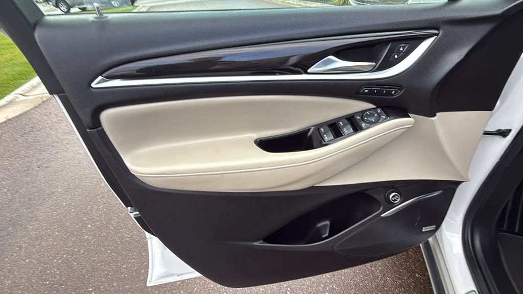 Used 2019 Buick Enclave Premium w/ Trailering Package, 5000 lbs. AWD/4WD image 17